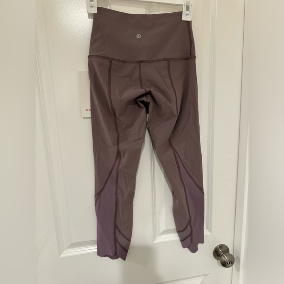 NWT - lululemon athletica cropped leggings - Picture 2 of 4